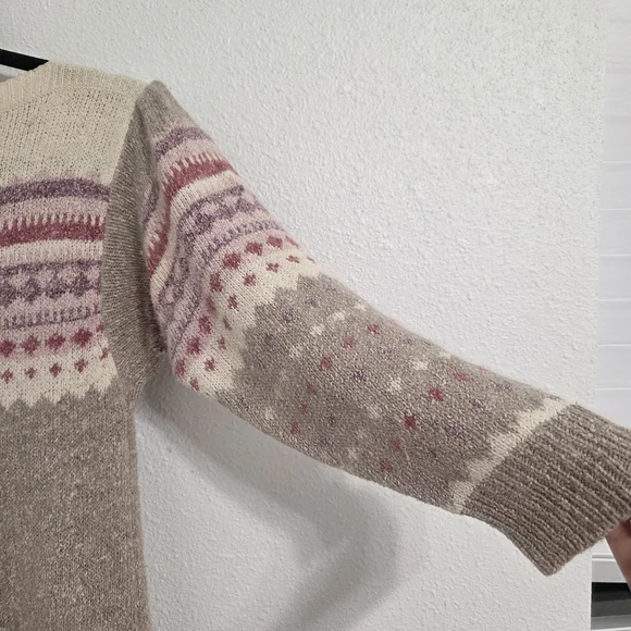 Vintage de Rotchild Cozy Knit Dress with Pink and Cream Accents - Picture 4 of 12